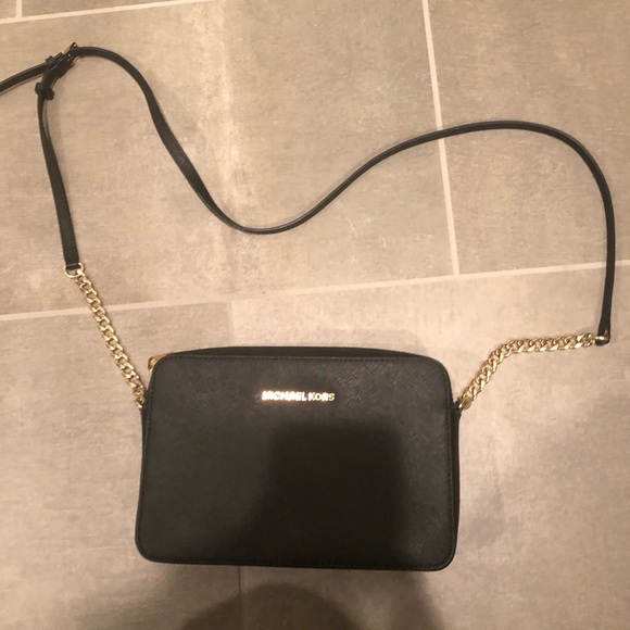 Michael Kors Handbags - Michael Kors Cross Body